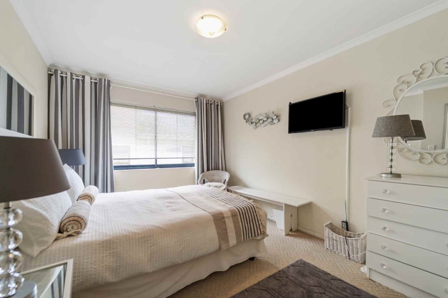 4 Bedroom Property for Sale in Sunset Links Western Cape